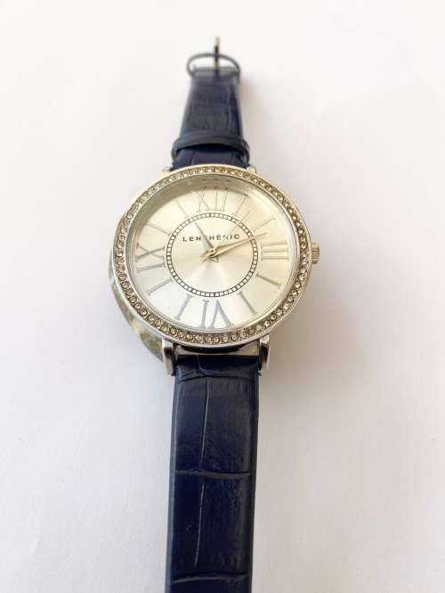 Women's Watches Watch Lentheric With Big Round Face. Small White